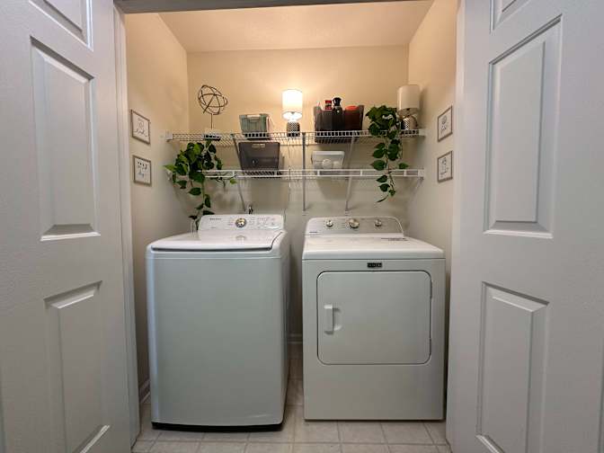 Alcove Rooms's room