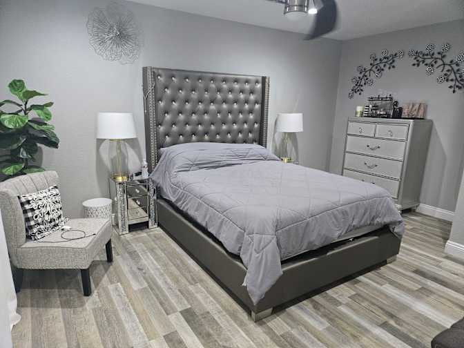 Maria L's room