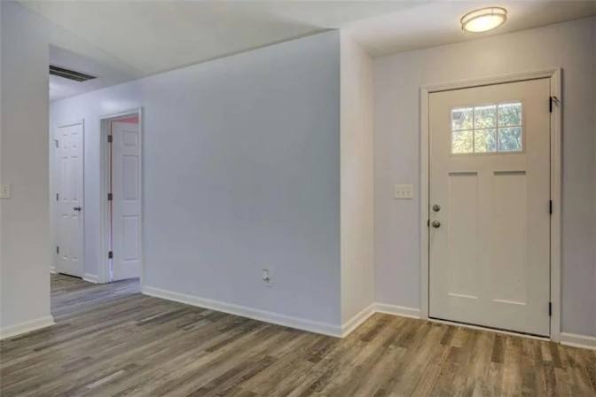 Alcove Rooms's room