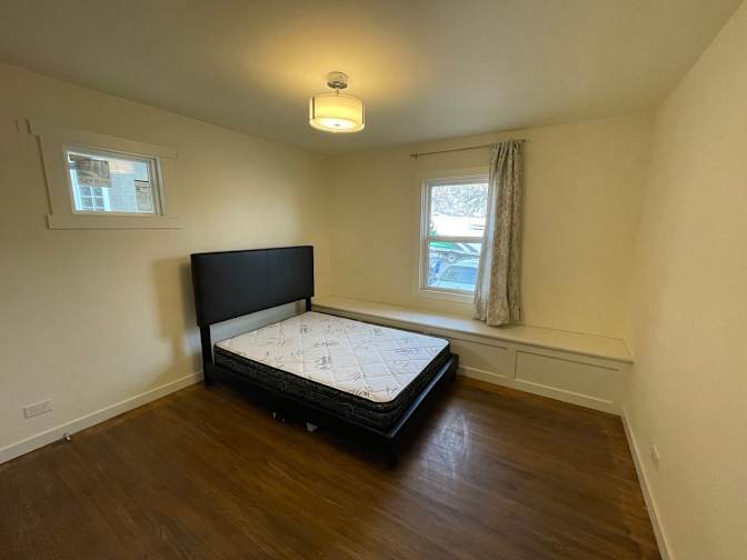 Hamid's room