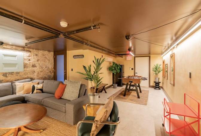 Room available in a shared house's room
