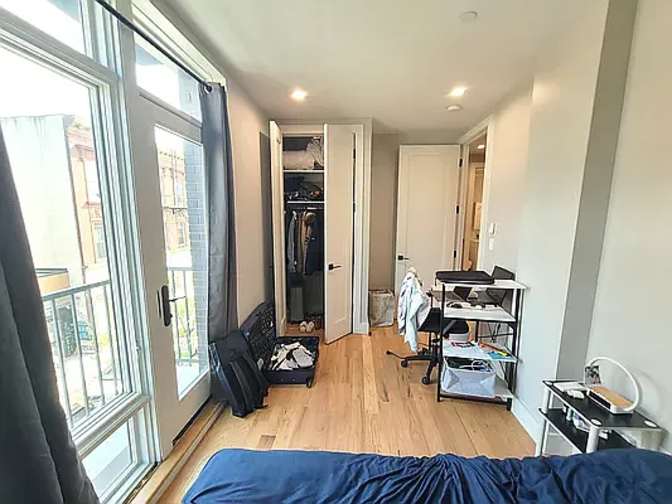 Nikhe's room