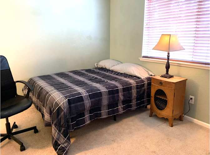 Alexis's room