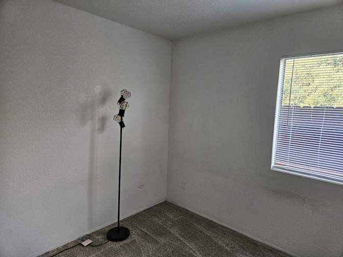 Ken's room