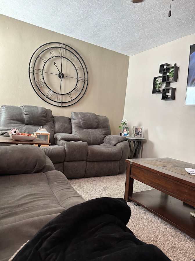 Tom's room