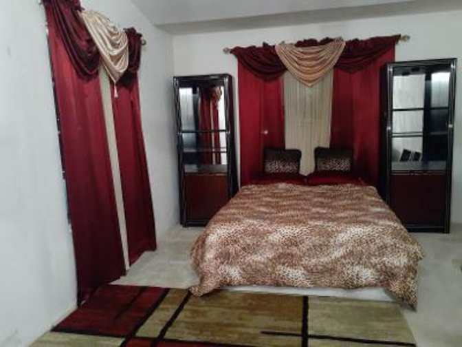 DeAnna's room