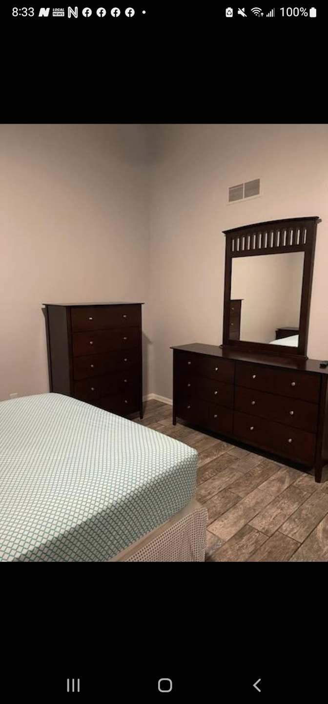 JJ RENTALS MORE's room