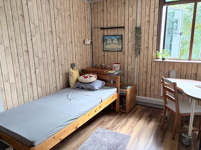 Dave's room
