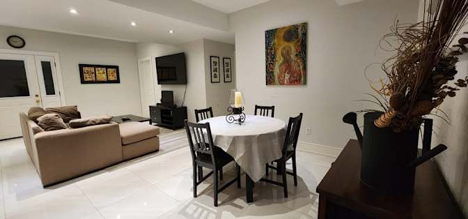 NIKKI LOBELLO's room