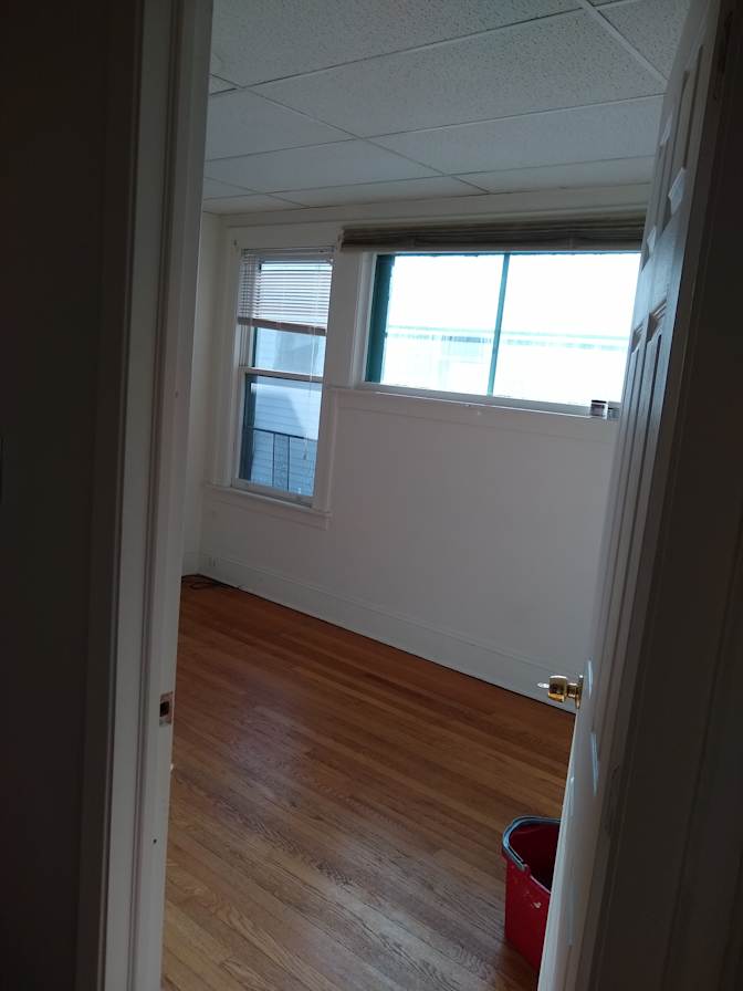 Yong's room