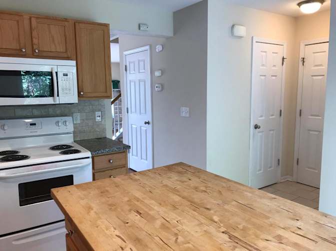 Alcove Rooms's room