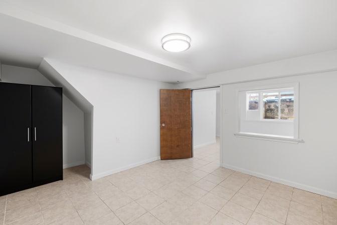 Curtis's room