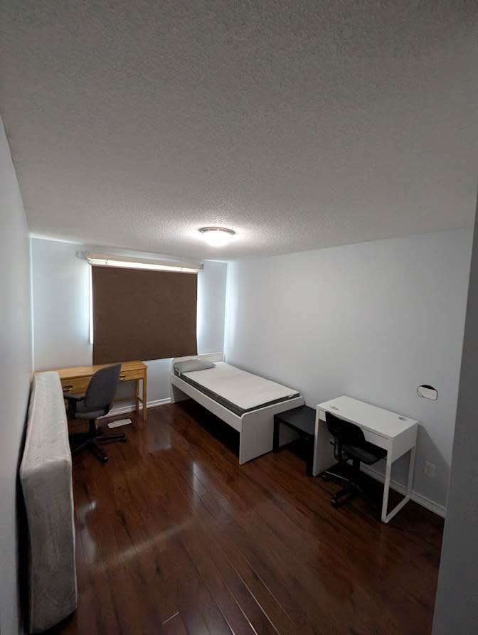 Glen's room