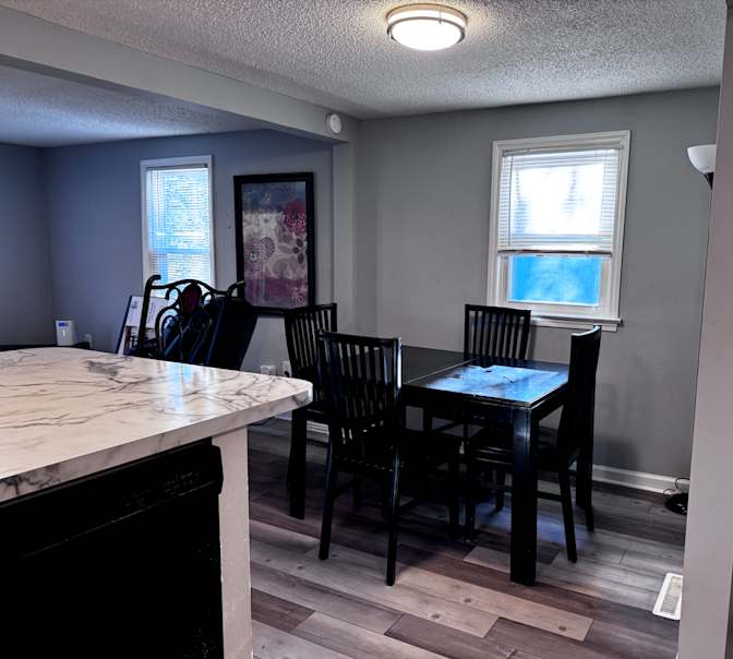Alcove Rooms's room