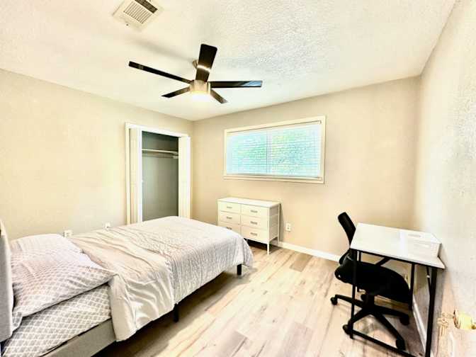 Wilson Realty & Investment Group's room