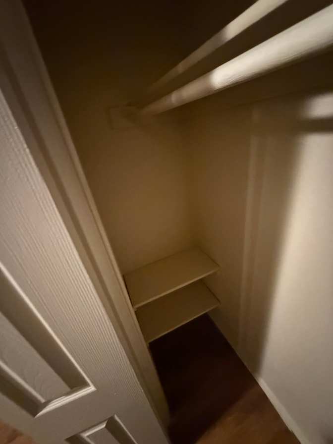 Desmond Ford Sr.'s room