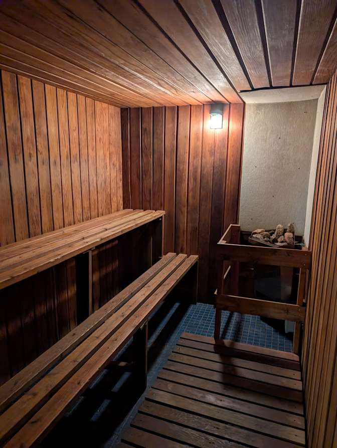Serdar's room