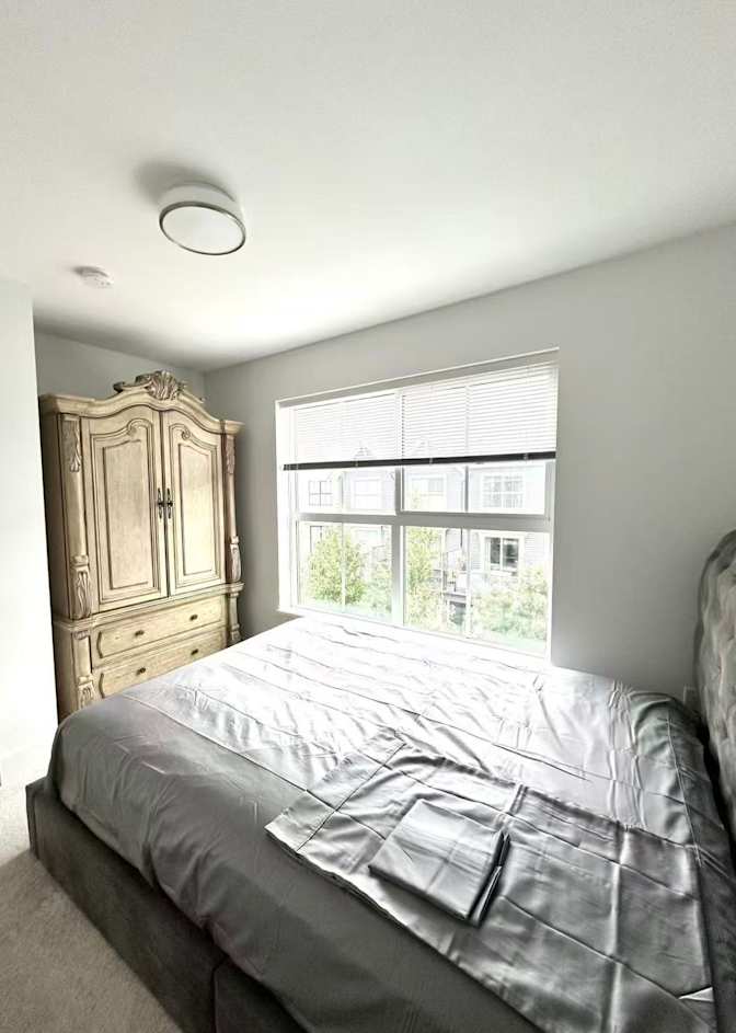 Sunny's room