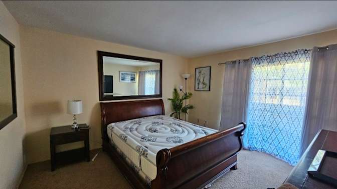 karla hernandez's room