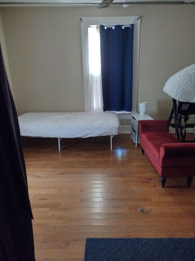 Pegs's room