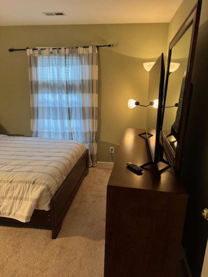 Liz's room