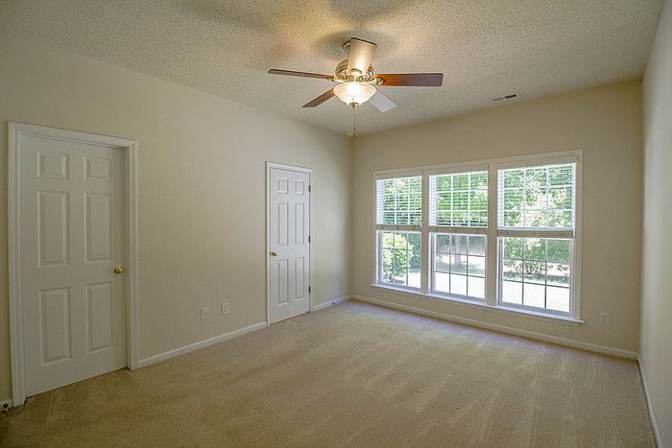 Alcove Rooms's room