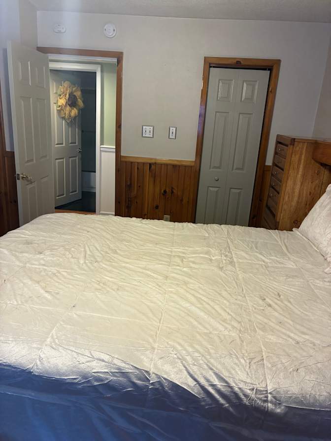 Thomas's room