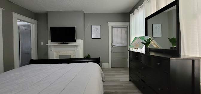 GBU Holdings Group's room