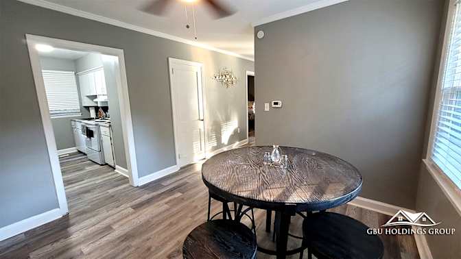 GBU Holdings Group's room