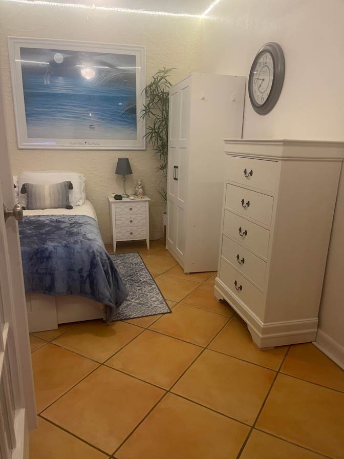 Amy B Amodeo's room