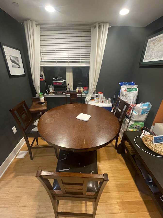 Derek D's room