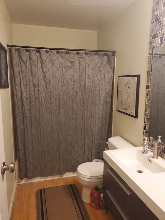 Enrique's room