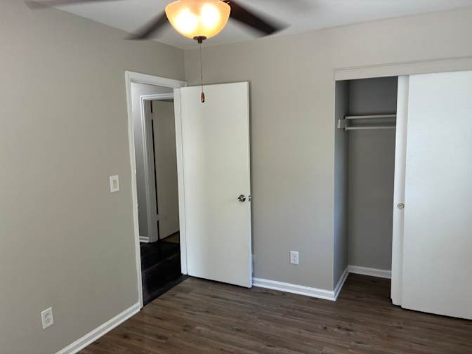 Alcove Rooms's room