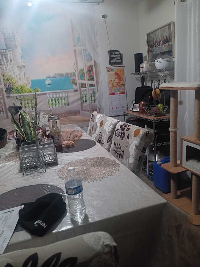 mark's room