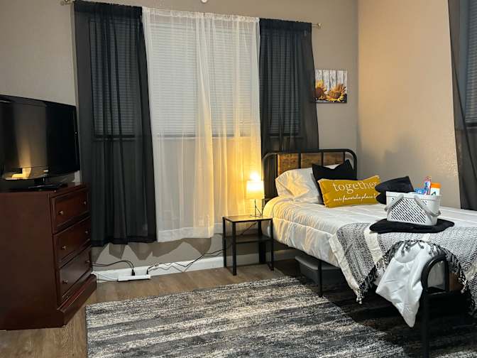 Roxanne's room