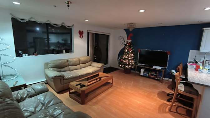 Luis's room
