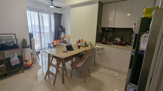 Shirley Tan's room