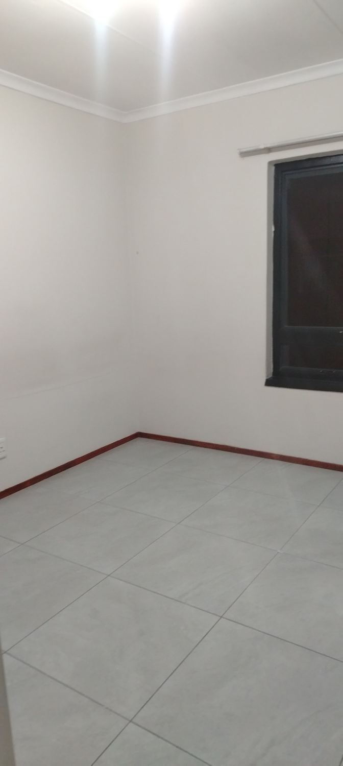 Teto's room