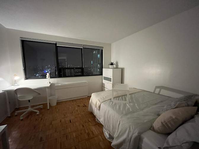 Housingfouryou's room