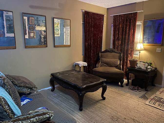 max's room
