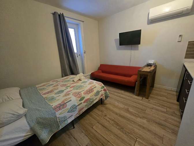 Kenderson's room