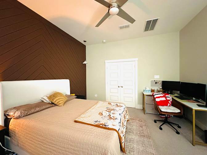 Roshnee's room