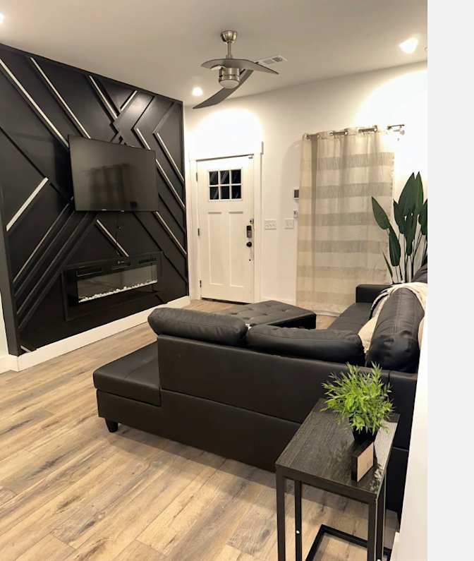 Alcove Rooms's room