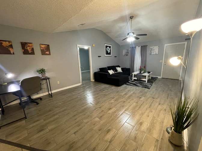 TNT REI's room