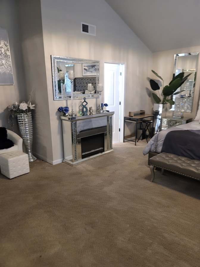 Maurice Thomas Jr's room