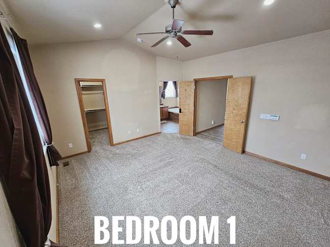 HomeCrew's room