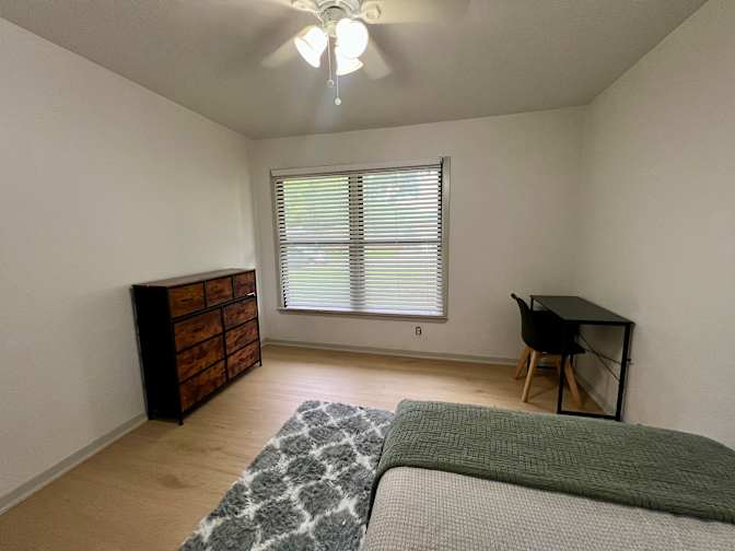 Andres's room