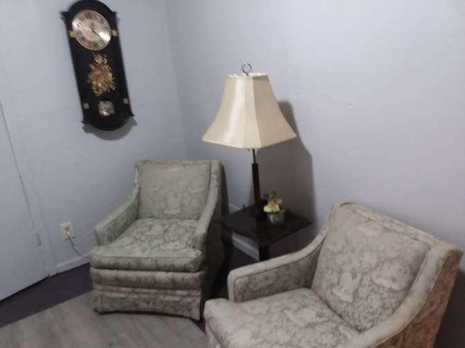 Detres's room