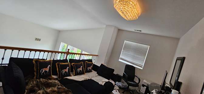 Elite Realty's room