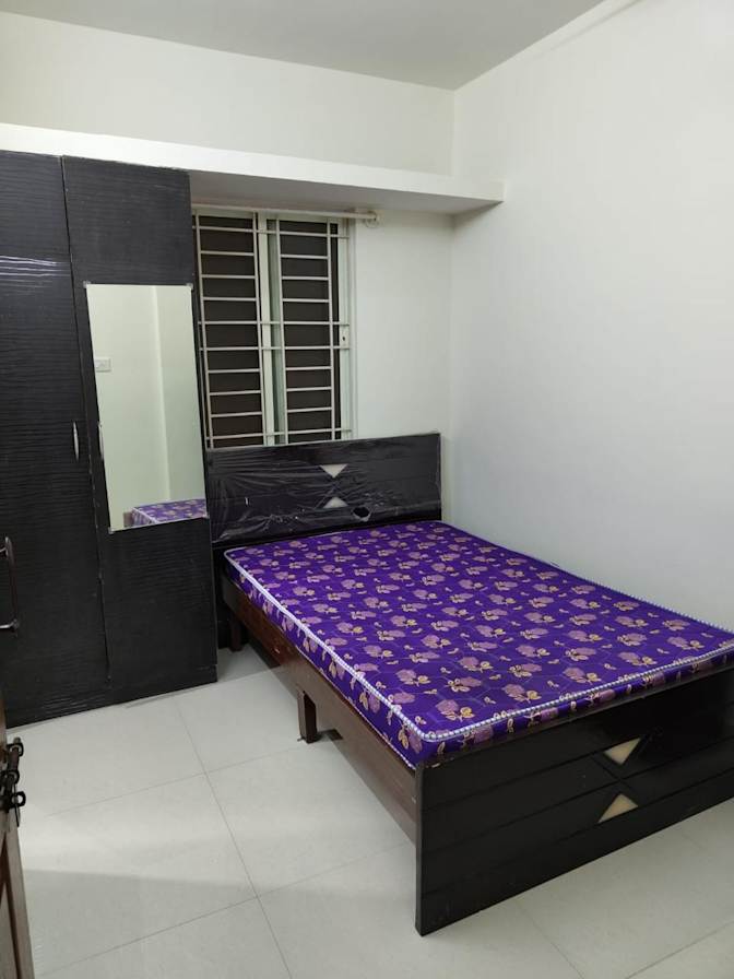 TARUN M's room